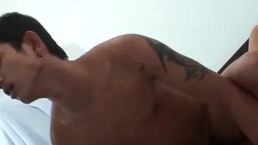 亚洲人无套性交、尿液与肛交